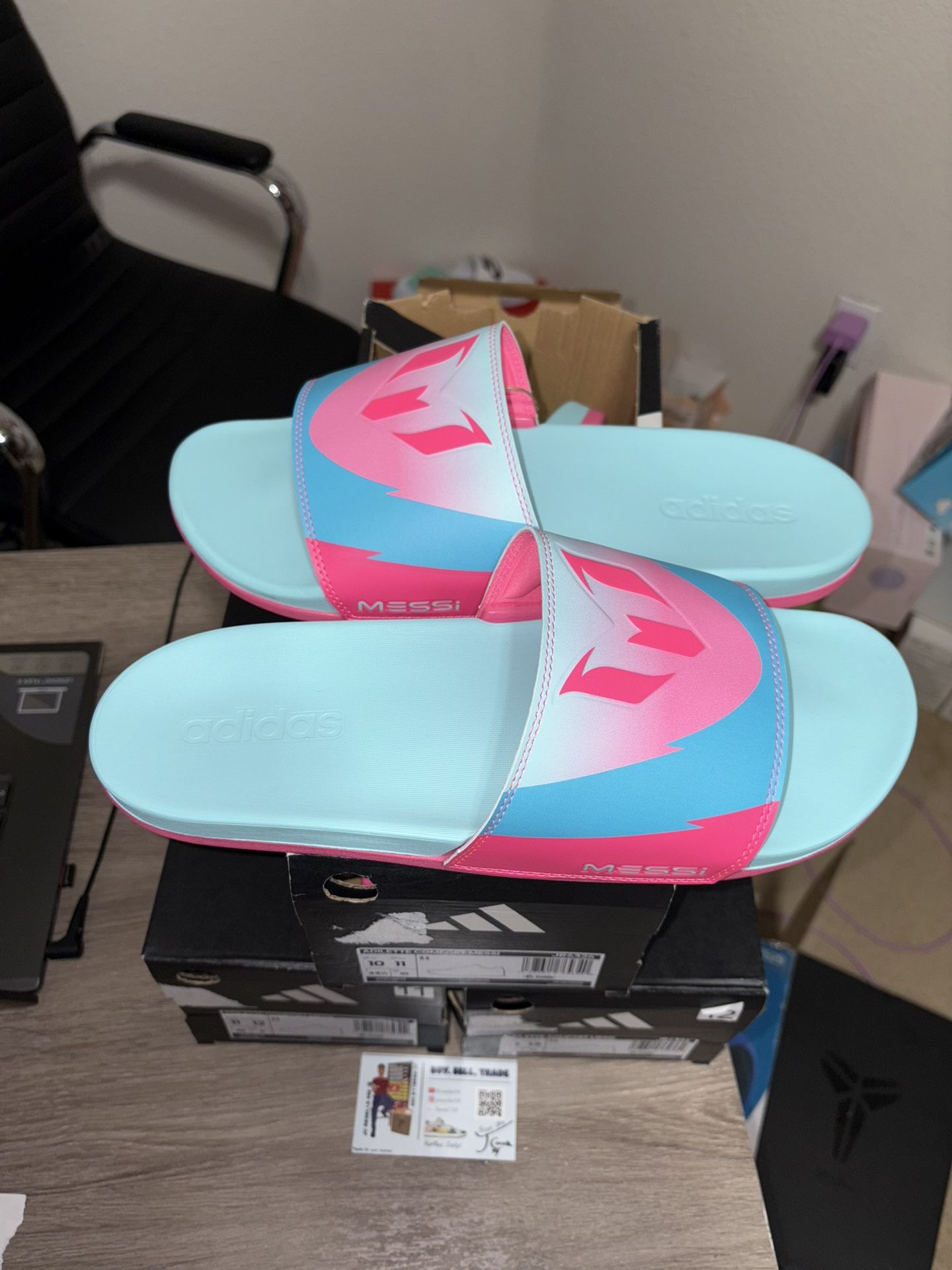 Size 10,11,12 mens - New Adidas Adilette Comfort Messi Slides Sportswear Style JR6326