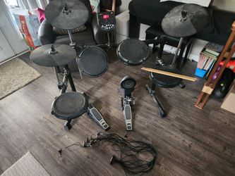 Alesis DM6 Electronic Drum kit