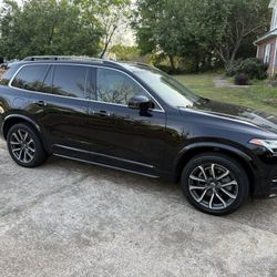 2016 Volvo XC90 Momentum