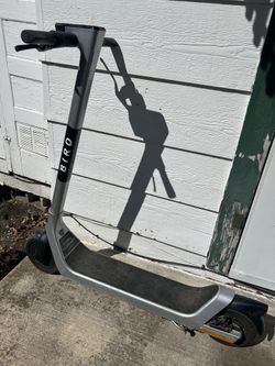 Bird electric scooter for parts only doesn’t run