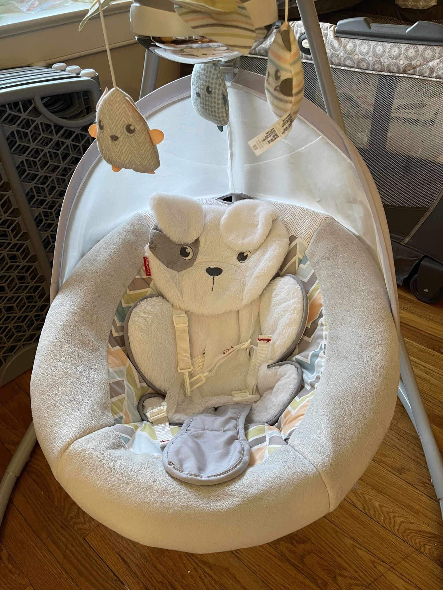 Fisher price Snuggapuppy Baby Swing