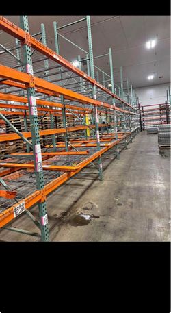 ‼️Pallet Racks Beams New and Upright in Good Condition ‼️🔥