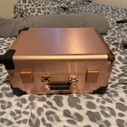 Rose Gold Lighted Makeup Train Case with Legs and Bluetooth