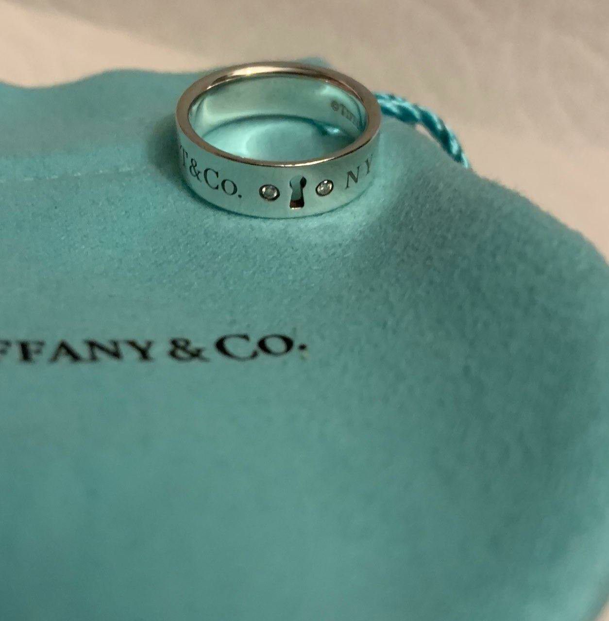 Tiffany & co. Keyhole ring