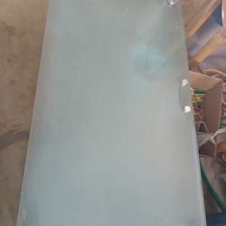 Mesa De Vidrio (Glass Table)