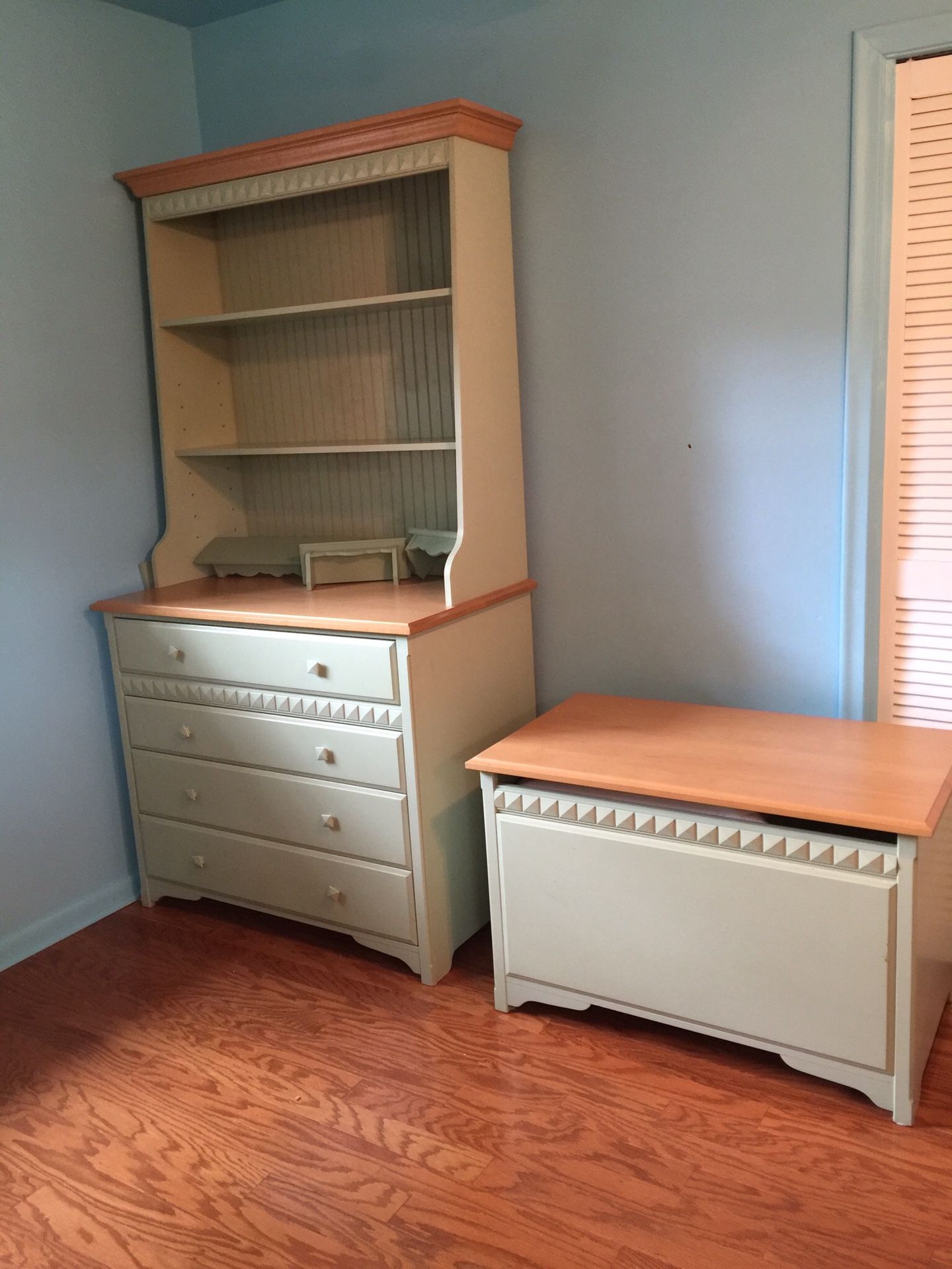 Changing table bookcase toy chest wall shelves TOP QUALITY CANADIAN MADE MORIGEAU LEPINE EXCELLENT CONDITION!! REDUCED!!