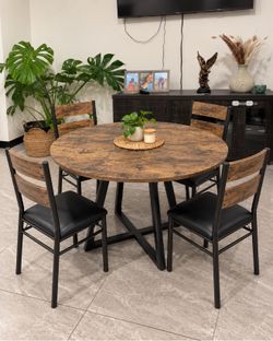 Round dining table set with 4 chairs 43 inch (new)