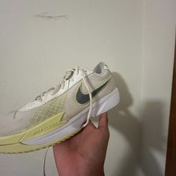 Gt Cuts Basketball Shoes Size 10