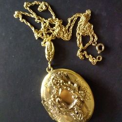 Costume Vintage Locket 