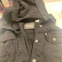 Women’s Jackets and Sweaters