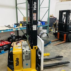 Yale Walkie Stacker Forklift 