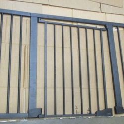 Details:  Cumbor 29.7-46" Baby Gate for Stairs, Mom's Choice Awards Winner-Auto Close Dog Gate for doorways (NO HARDWARE) 
