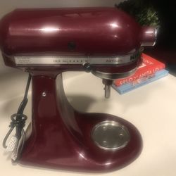Never Used KitchenAid Artisan Series 5 Quart Tilt Head Stand Mixer