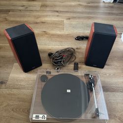 u turn AUDIO - Orbit Turntable and Edifier R200DB speakers