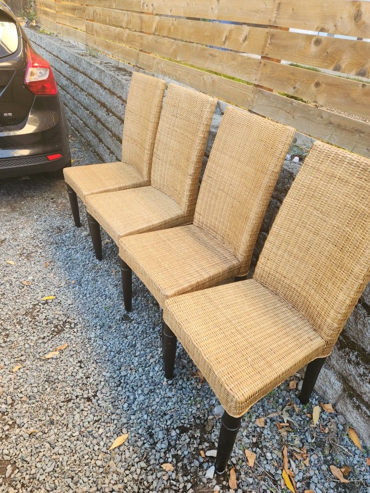 Vintage '90s wicker rattan woven dining room chairs Victorian tropical Palm Beach coastal cottage
Classic rattan chairs for dining room