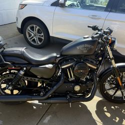 Harley Davidson -2016- Sportster Cruiser - Black