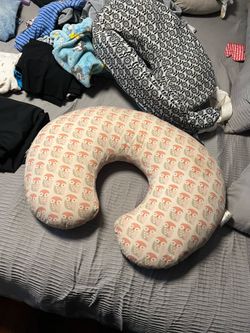 Nursing pillows