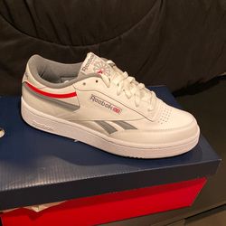 Reebok Sneakers