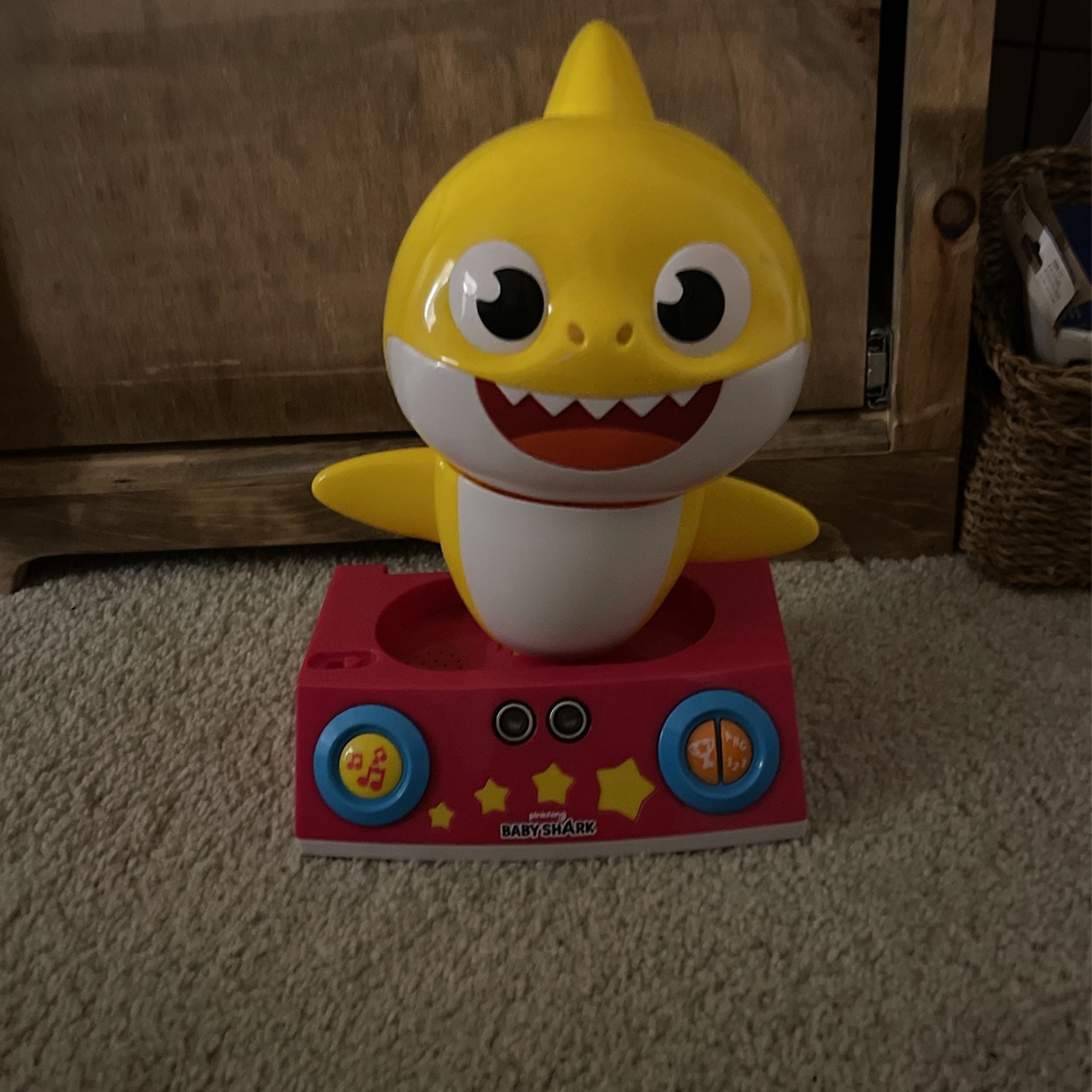 Dancing baby Shark 