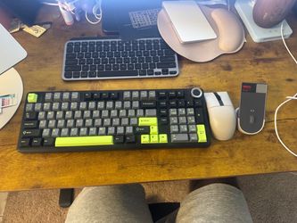 AULA F99 pro 5.0 full size and 8BitDo Retro R8 Mouse with Charging Dock.