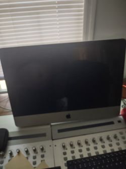 iMac i7 Computer Loaded With Protools And Plugins Plus Alot Of Other Software