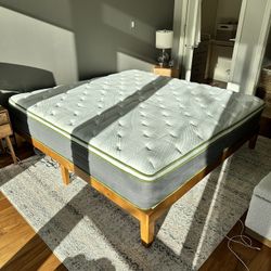 King Size 12 Inch Memory Foam Mattress, Barely Used, New 2023