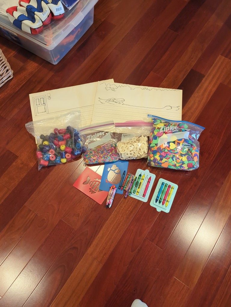 Assorted Arts And Crafts Supplies 