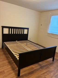 Black Solid Wood Queen Bed Frame with Slatted Base
