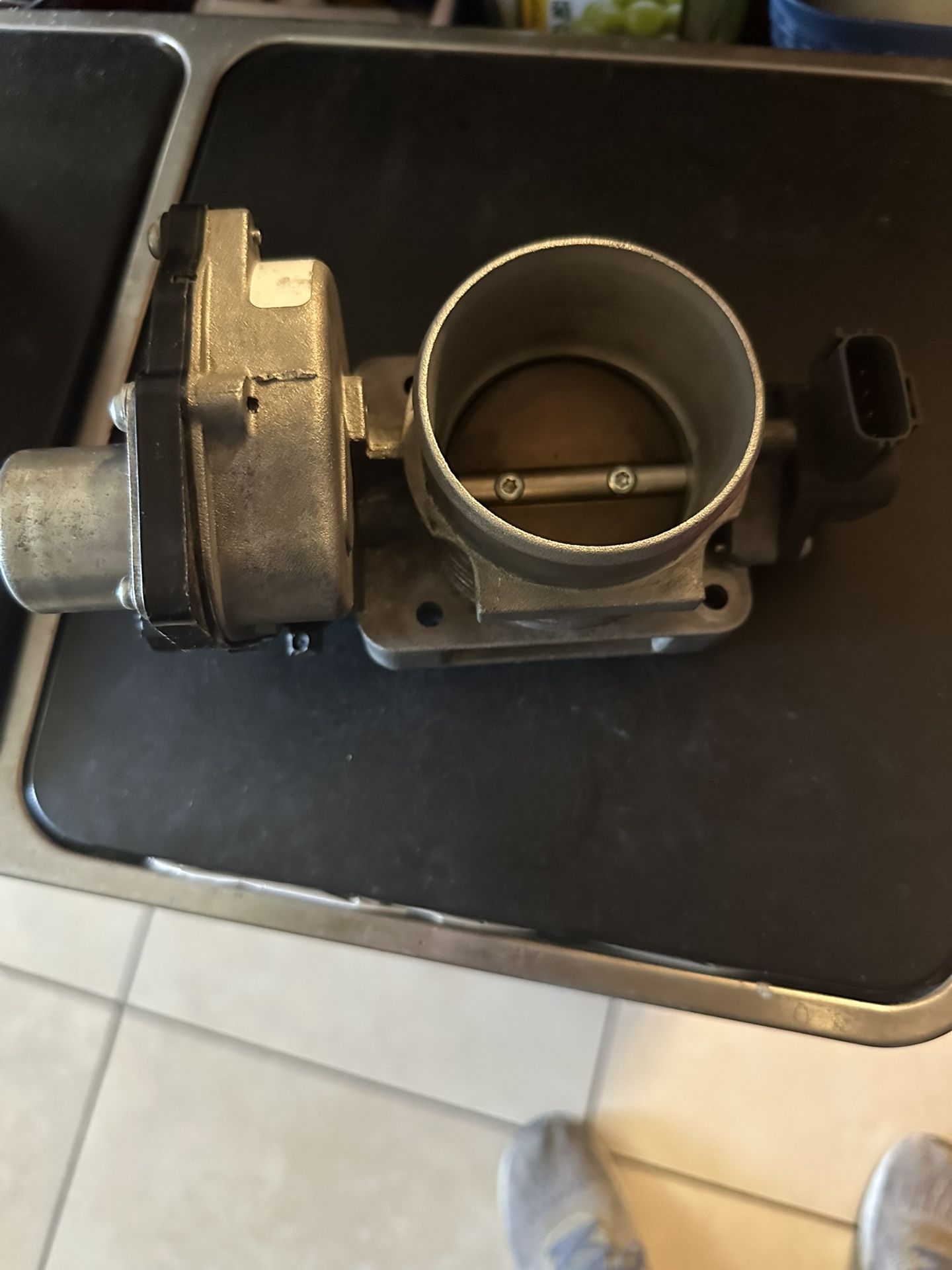 Throttle body