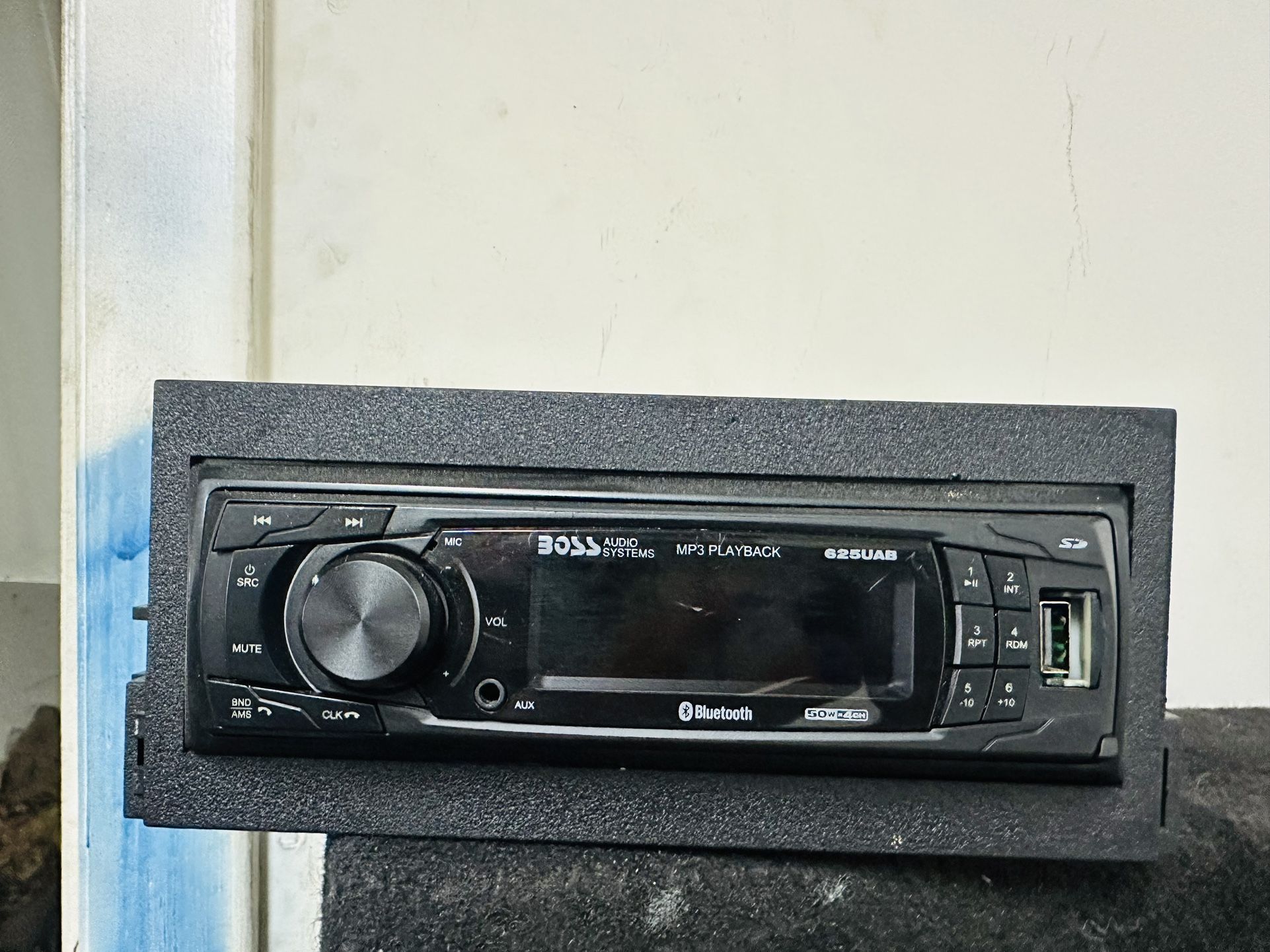 BOSS car Radio