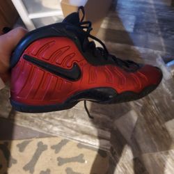Size 7! Nike Air  Foamposite! RARE! University Red