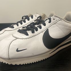 SIZE 8 MEN - Nike Air Classic Cortez Premium PRM Swoosh Leather White Black