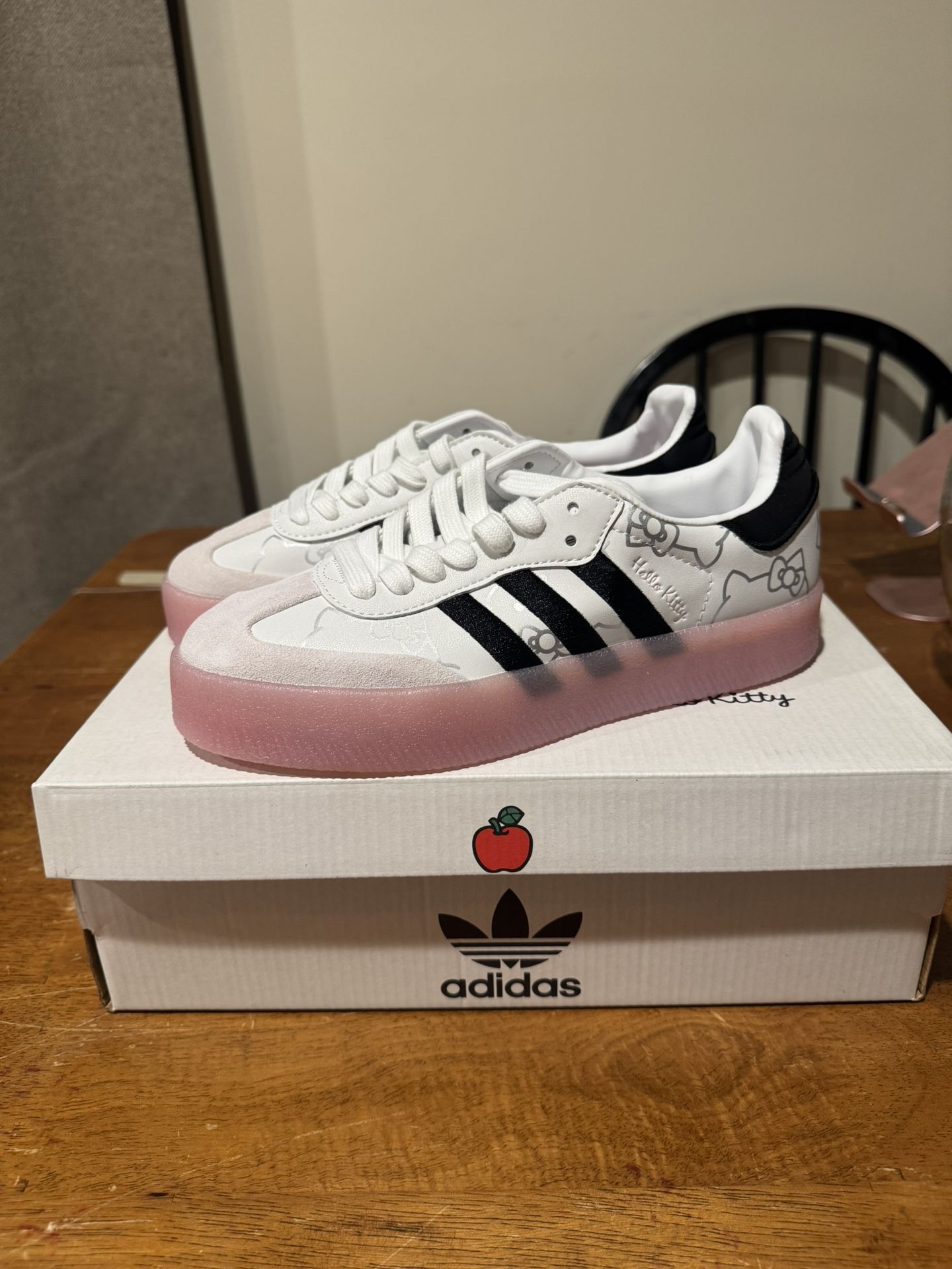 Hello kitty adidas samba sneakers shoes women size 5 , 6