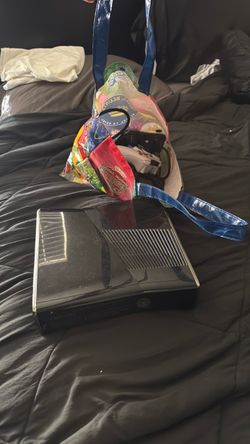 Xbox 360 with 2 Controllers