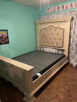 Queen Bed