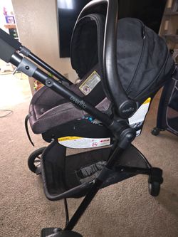 Evenflo pivot Car seat and stroller