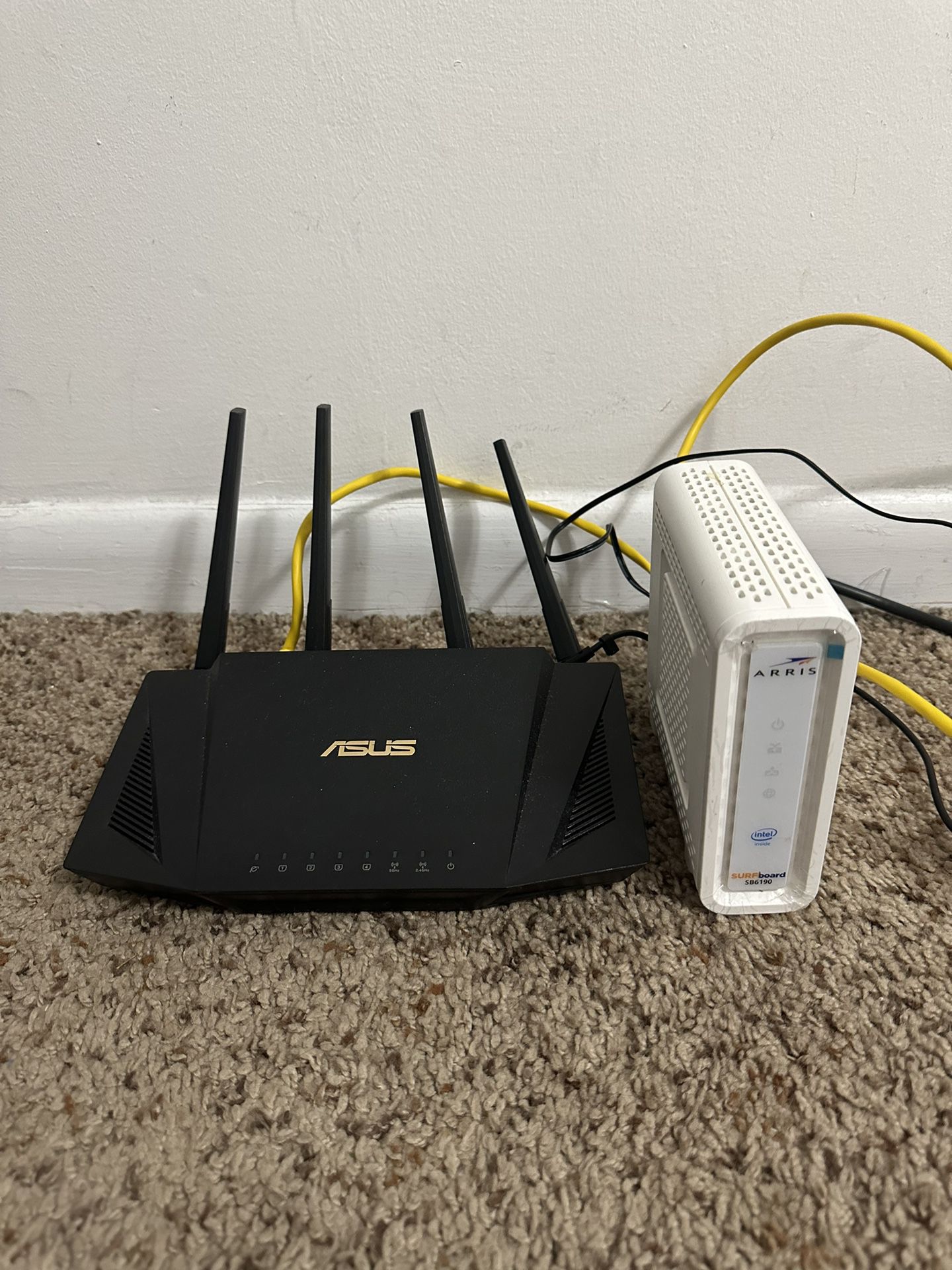 ASUS - Router.     /   ARRIS - Cable Modem