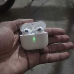 Air Pods Gen 3