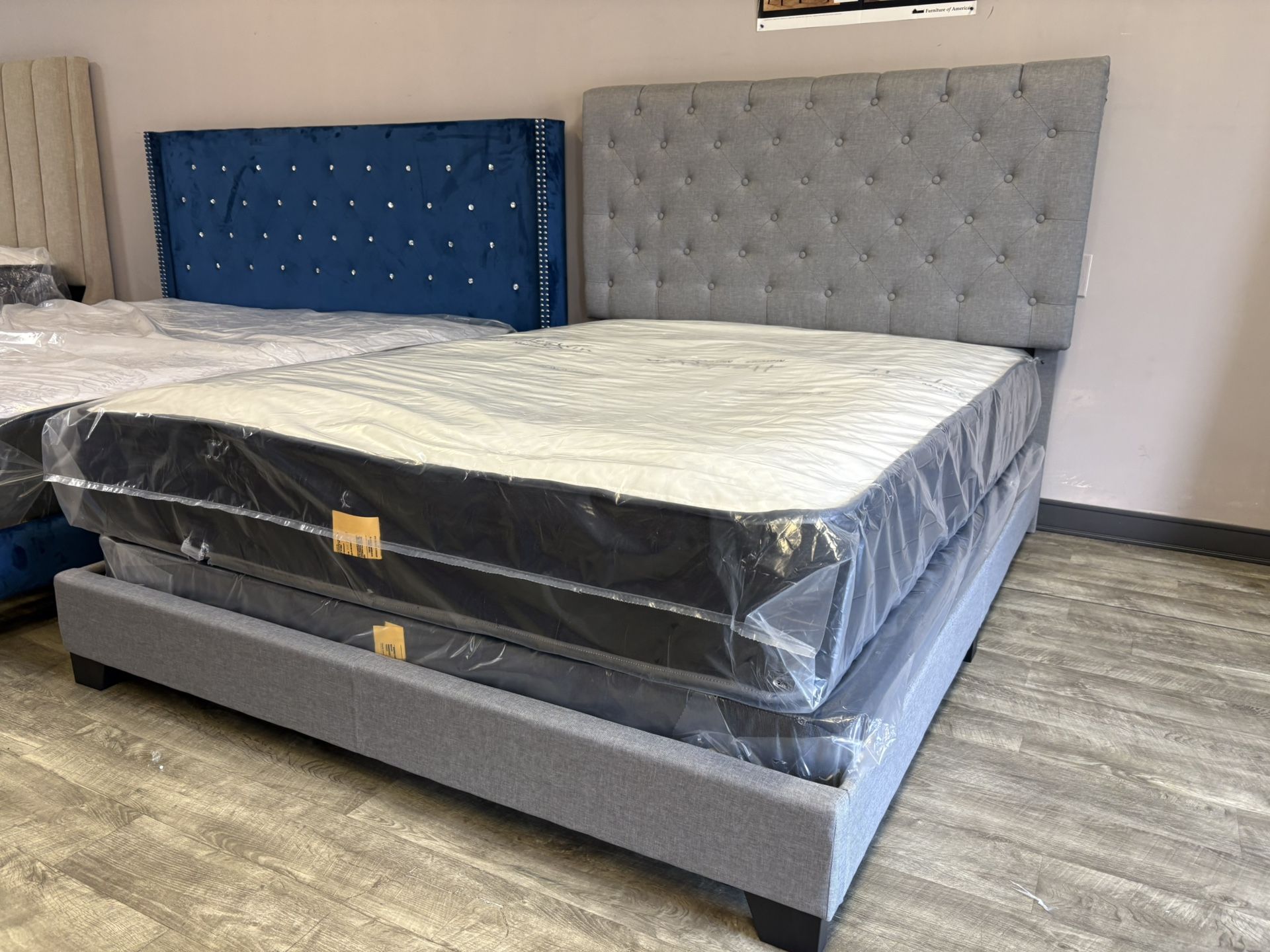 CLOSE OUT DEAL QUEEN BED / MATTRESS AND BOX SPRING $395 INCLUDING DELIVERY!