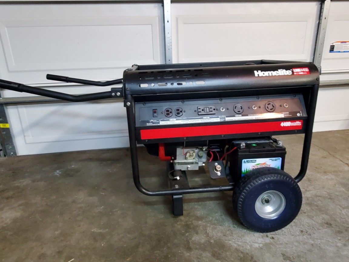 Homelite LRIE 4400 Watt Portable Generator
