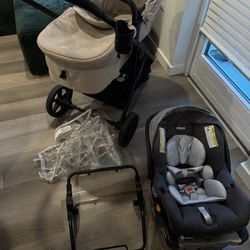 Chico Carseat Travel System 