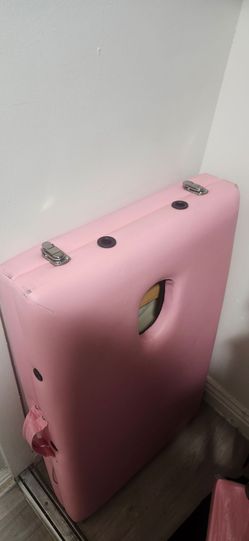 Massage table