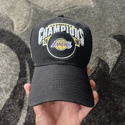 Los Angeles Lakers NBA Champions Hat Supreme 47 Brand New Era Champion