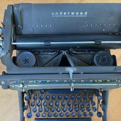 Vintage Underwood Typewriter