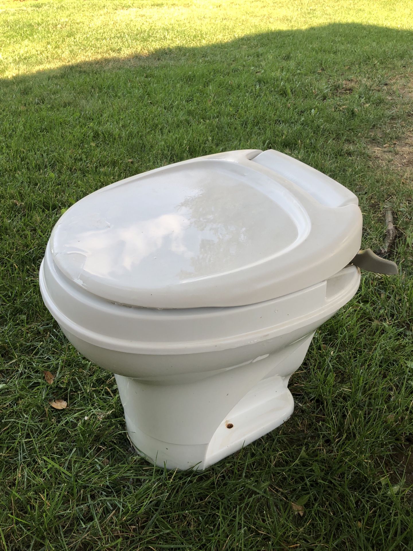 Thetford HandFlush RV Toilet for Sale in Yucaipa, CA OfferUp