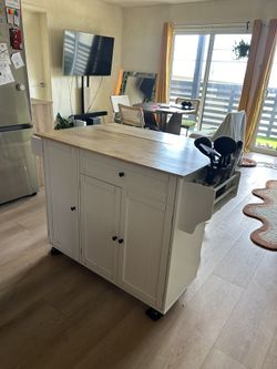Kitchen Island (Cart)