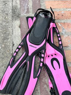 Promate Snorkeling Fins – Pink & Black Adjustable Flippers 4-8 size