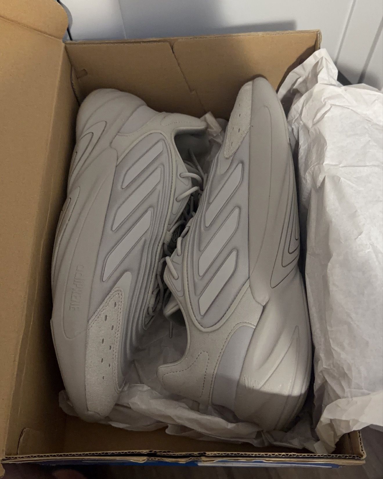 Adidas Ozelia