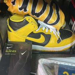 Nike Jordan 1s size 9