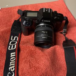 CANON EOS 650 Film Camera  With Battery 